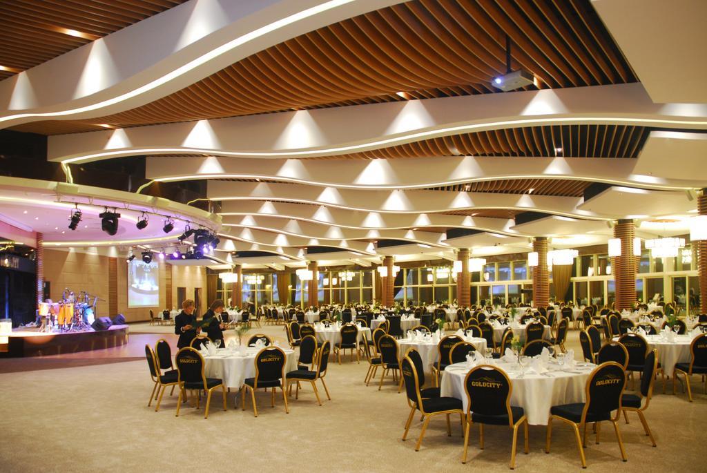 אלאניה Goldcity Hotel מראה חיצוני תמונה