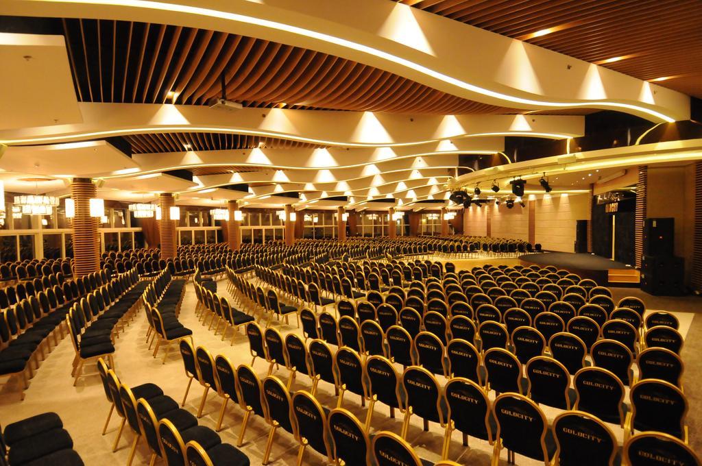 אלאניה Goldcity Hotel מראה חיצוני תמונה