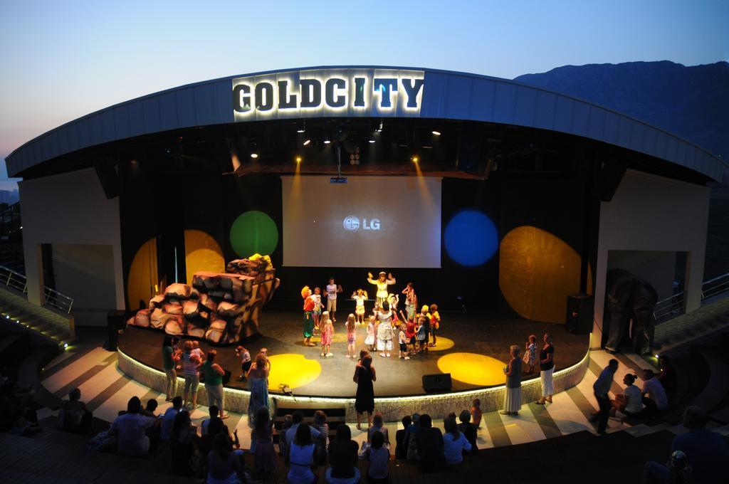 אלאניה Goldcity Hotel מראה חיצוני תמונה