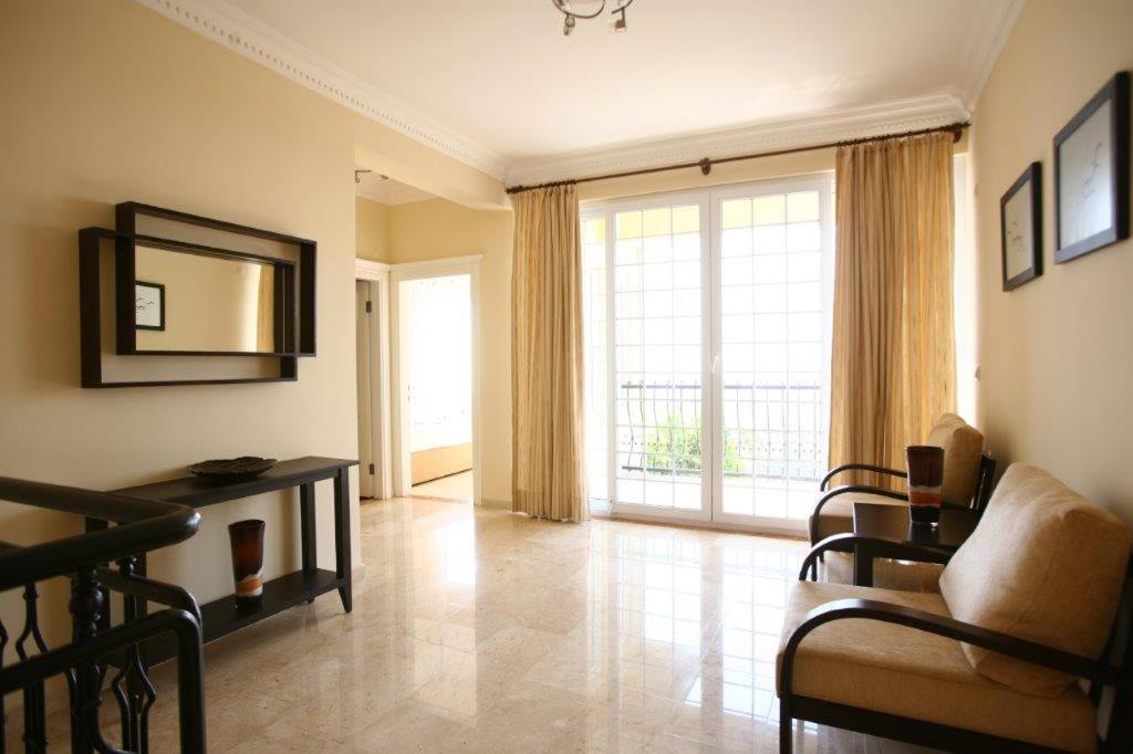 אלאניה Goldcity Hotel מראה חיצוני תמונה
